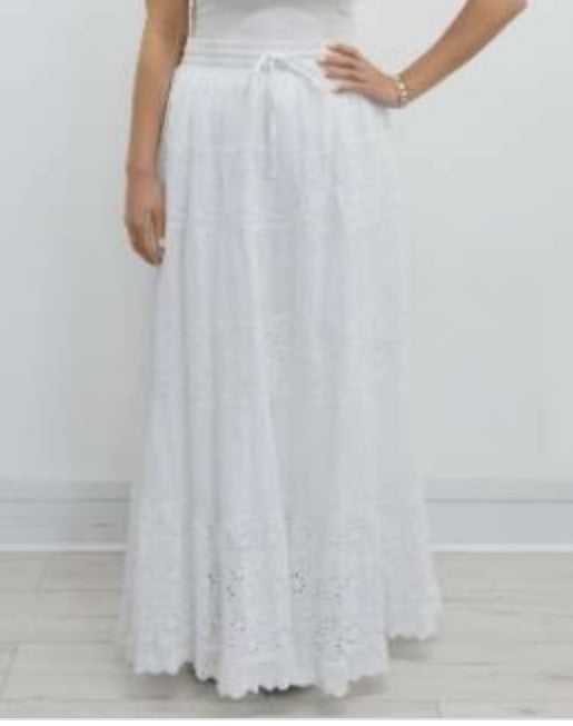 25855-018 White Skirt With Embroidery Detail